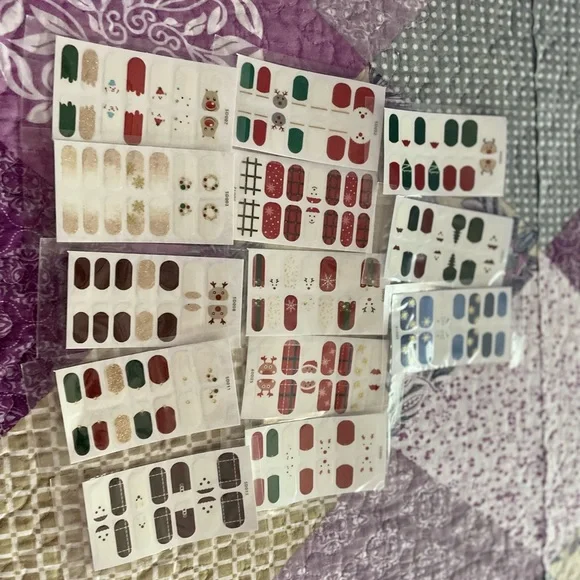 SOLD! Brand new Christmas stick on nail polish - Picture 3 of 6